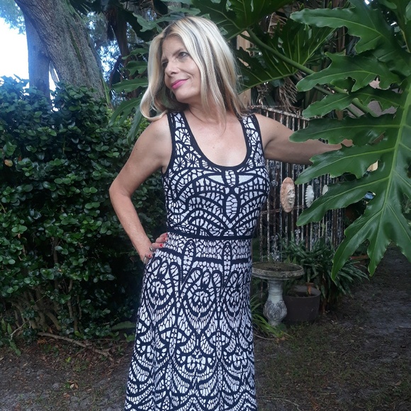 slim fit dress slacks Carmen Marc Valvo Gown – Encore Consignment
